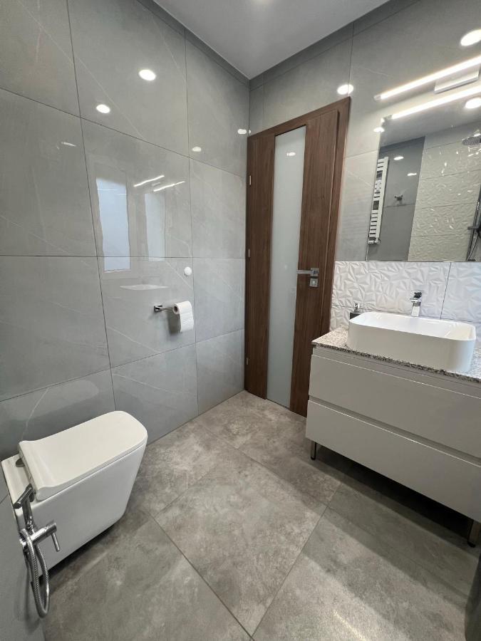 Apartament Olivia Business Suite กดัญสก์ ภายนอก รูปภาพ